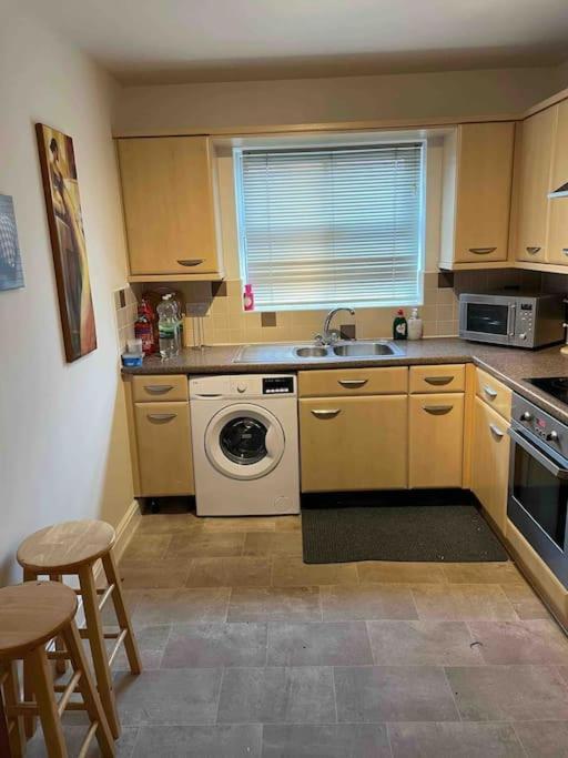 Lincoln View Sleeps 4 Balcony Self Check-In Apartment Екстериор снимка